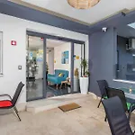 Apartment Lovely In With Wifi *