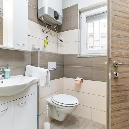 Cozy In With Wifi Apartment