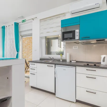 Cozy In With Wifi Apartment Pula